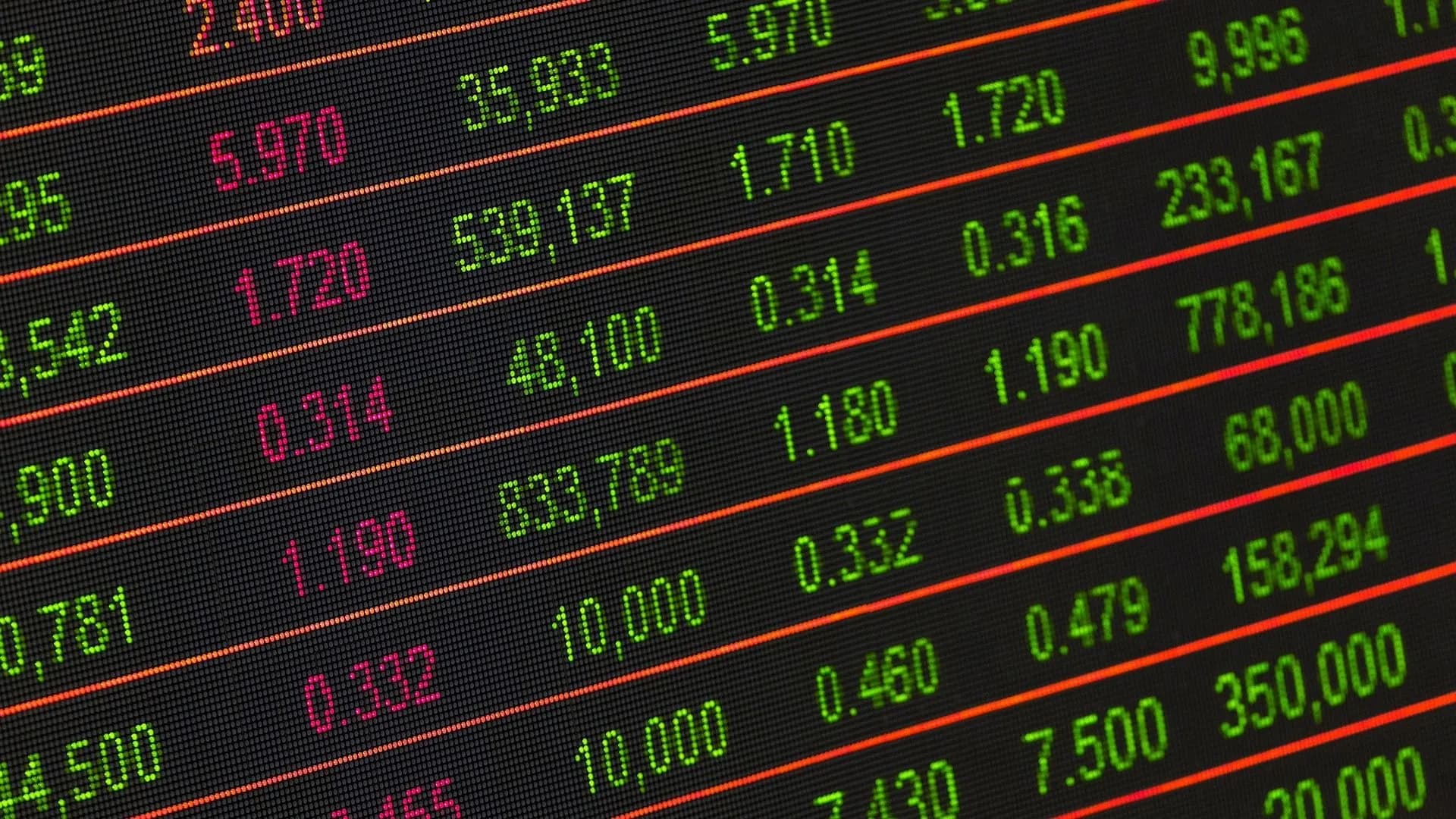 Spannungsfeld Börse: Zwischen Margendruck, Rohstoffboom und Prognosesprüngen – Cancom, Deutsche Rohstoff, Power Metallic Mines