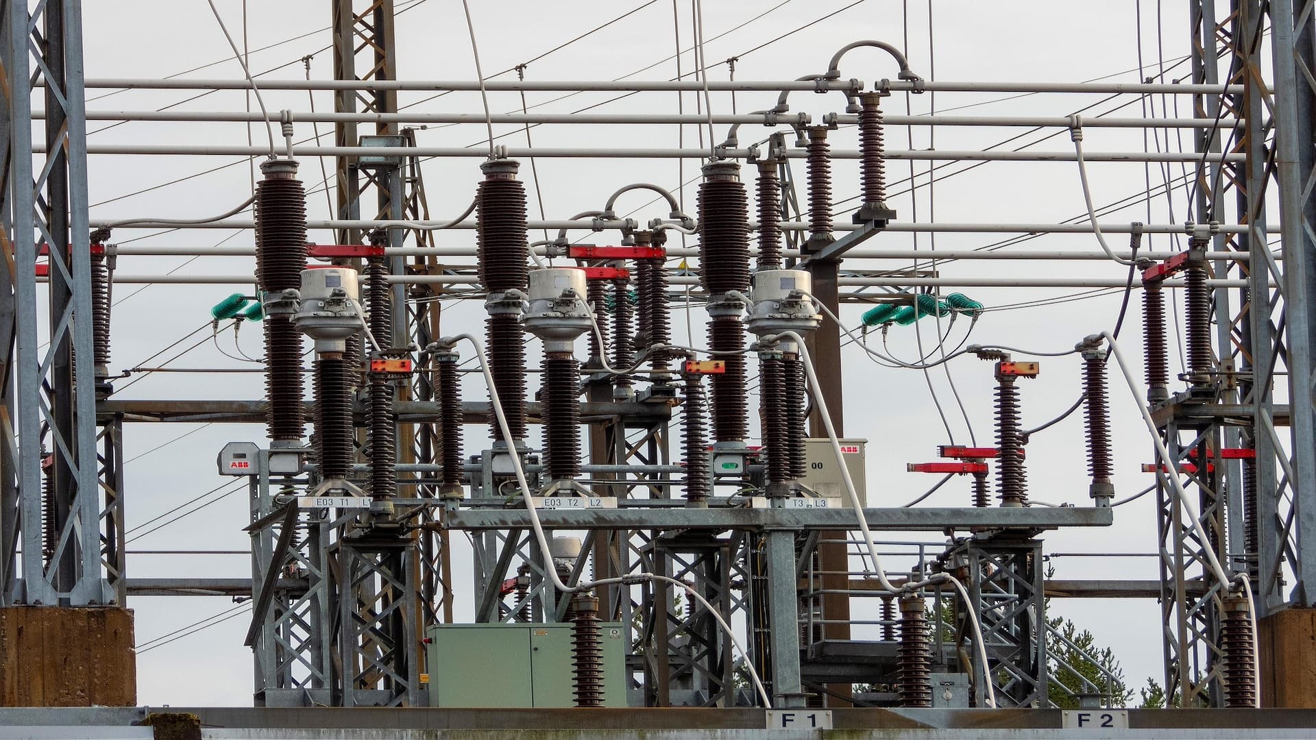 Hier liegt Spannung in der Luft - Amazon, Billfinger, Generac, Power Metallic Mines