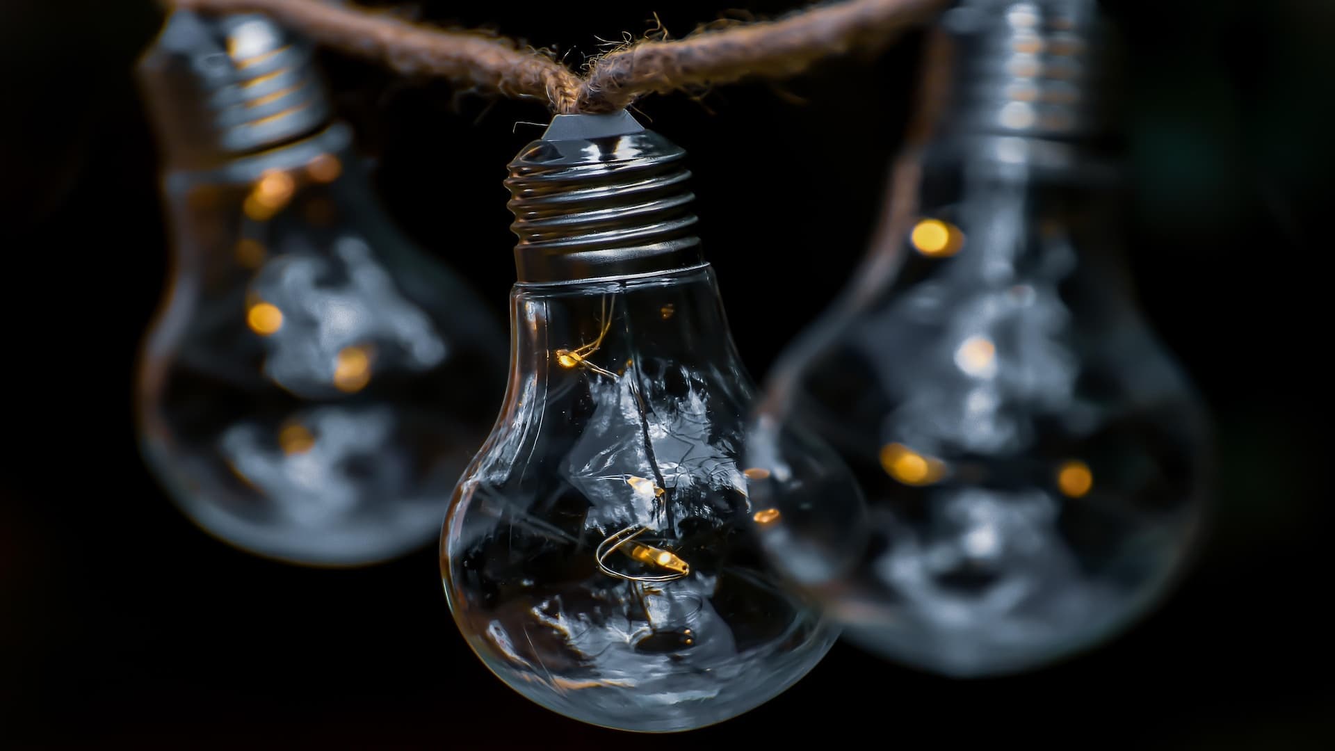 Profitabler Wandel: Renditechancen in Krypto und Cleantech - Coinbase, RE Royalties, Strategy, Solaris Energy